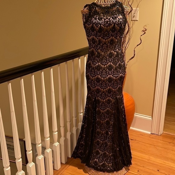 Betsy & Adam Dresses & Skirts - Betsy Adam Black and Tan color